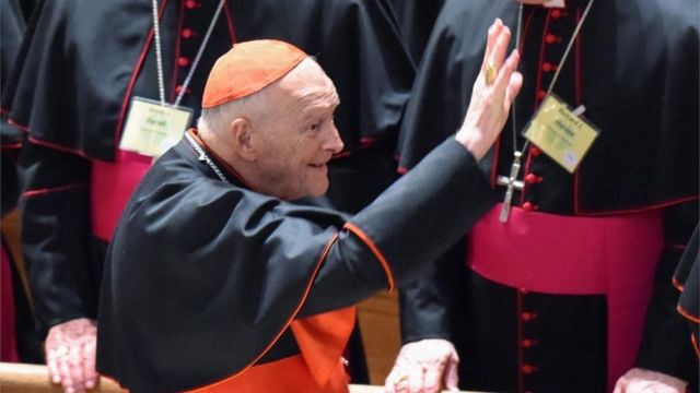 Почему Ватикан так долго старался замалчивать факт педофилии в рядах своего духовенства? Почему нельзя было сразу осудить и пресечь это?