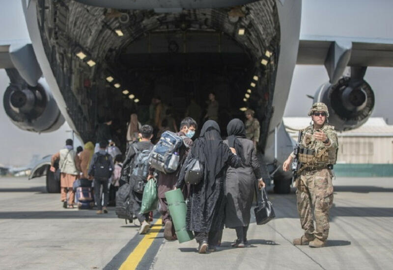 На эвакуационных рейсах из Афганистана родились три ребенка