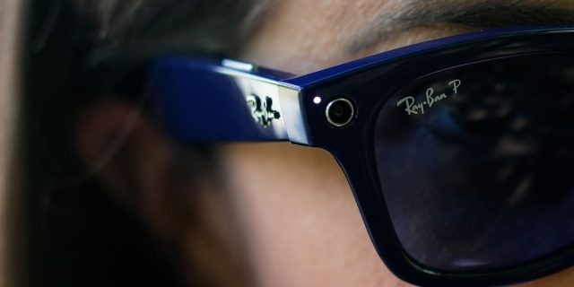 Facebook и Ray-Ban выпустили умные очки для повседневного использования