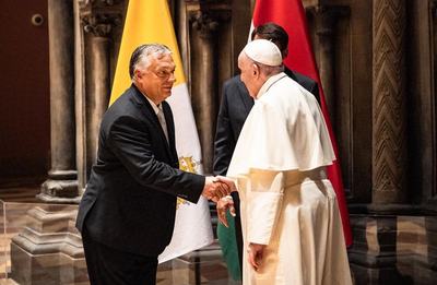 Орбан попросил папу римского спасти христианскую Венгрию от брюссельских гомосексуалистов