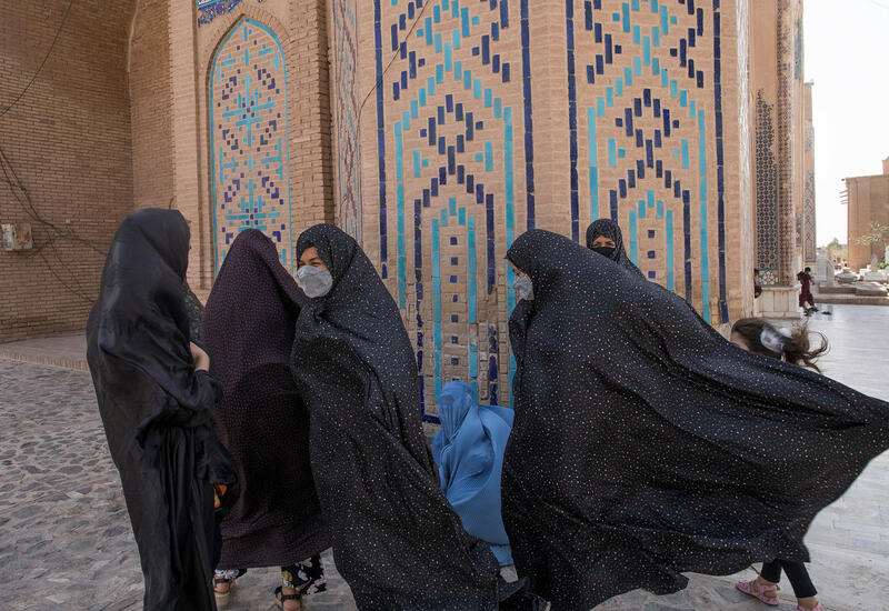 На женские митинги в поддержку «Талибана» ходят переодетые боевики