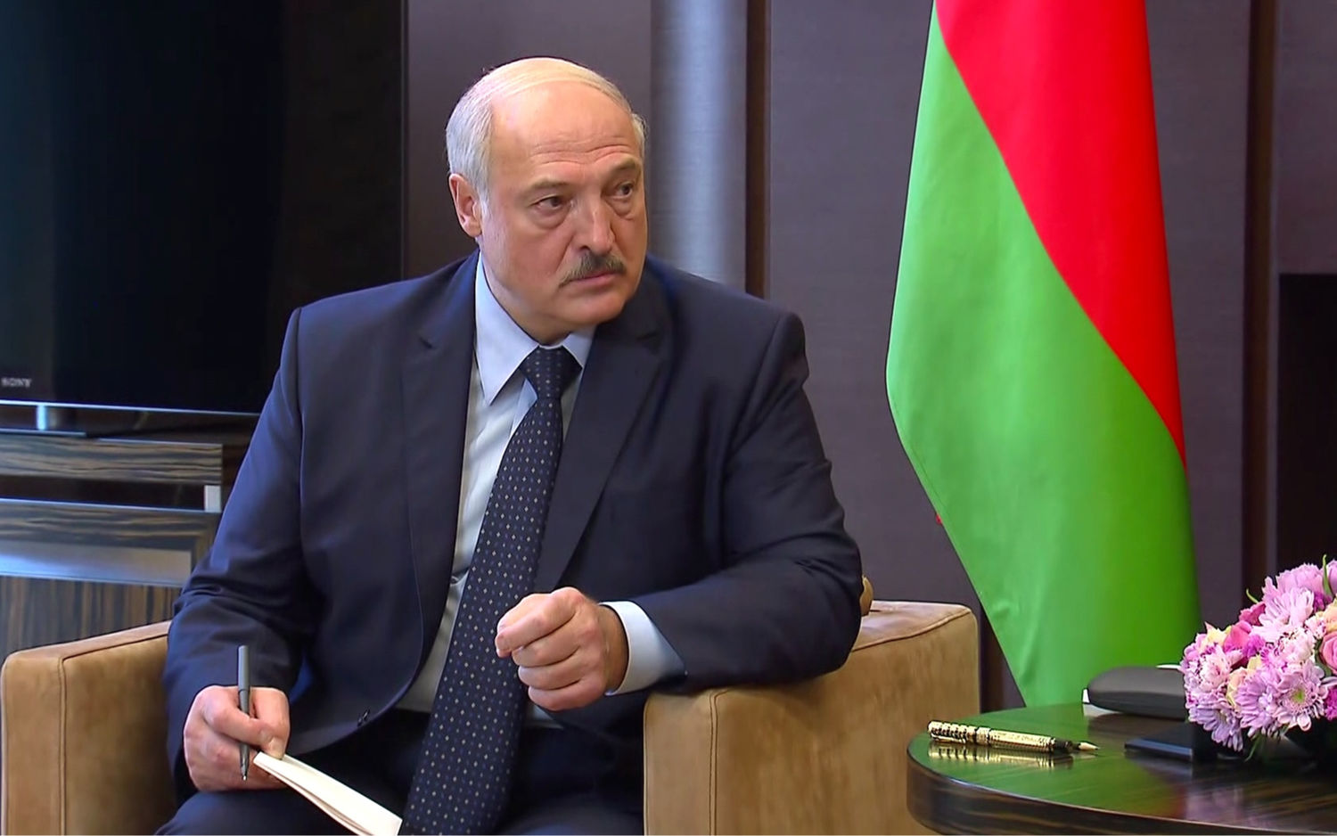 Лукашенко: в случае агрессии Белоруссия превратится в единую военную базу с РФ