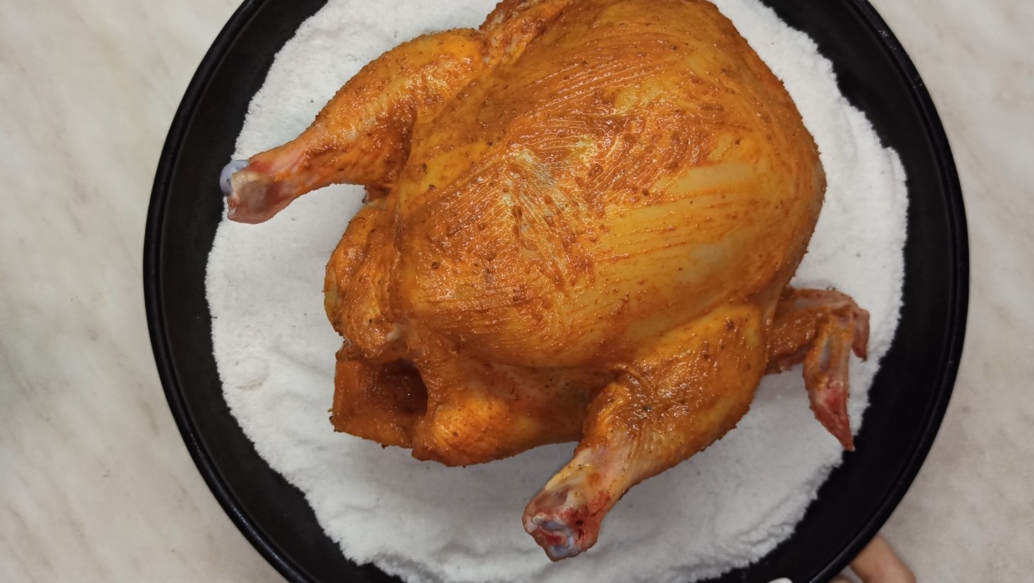 Очень сочная курица на соли в духовке. Целая курица в духовке
