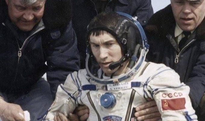 Последний гражданин СССР: космонавт, которого «забыли» в космосе