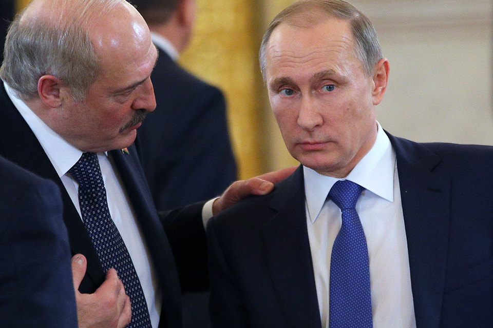 Путин и Лукашенко вышли на лед в составе одной хоккейной команды. Путин рассказал переговорах с Лукашенко