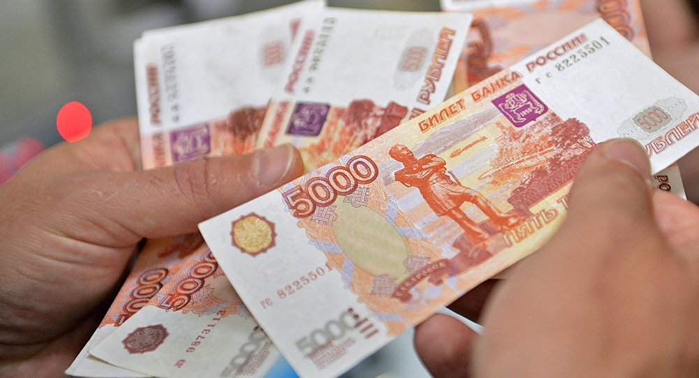 Росстат: 51,4% россиян живут на зарплату менее 27 тыс. рублей в месяц