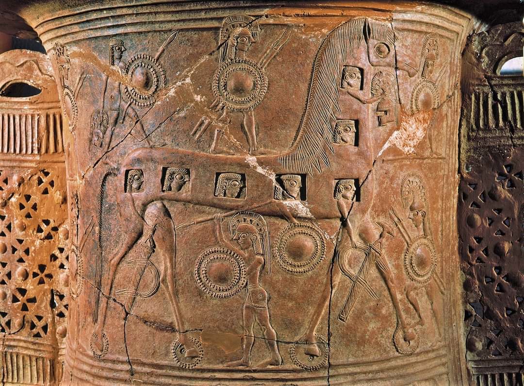 Древнейшее известное изображение Троянского коня - на вазе из Миконоса, 670 год до н.э.