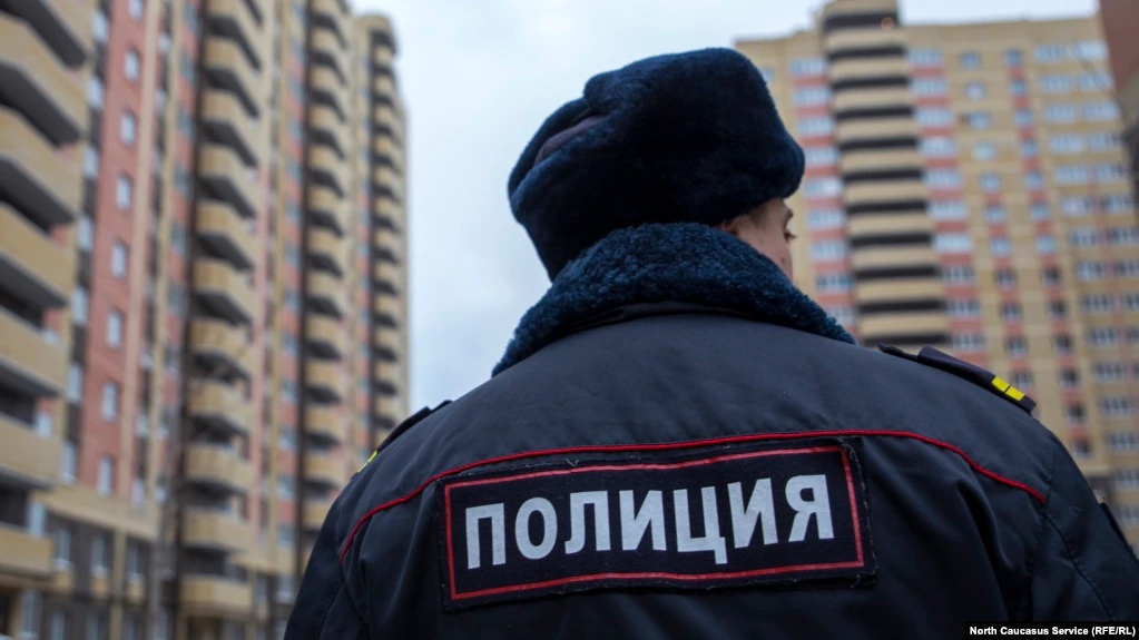 В Новосибирске полицейских осудили за взятки деньгами, водкой и 