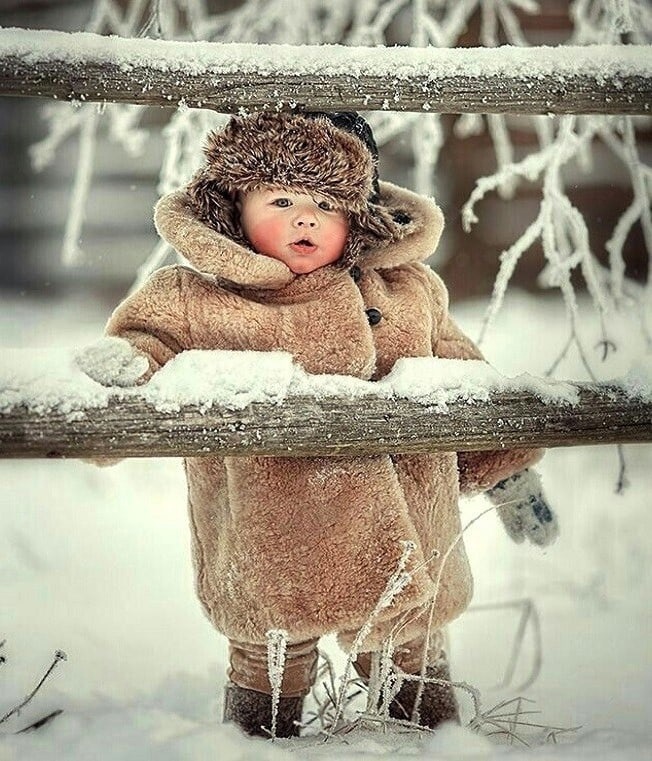 белоснежная красавица зима — любимая пора детей.