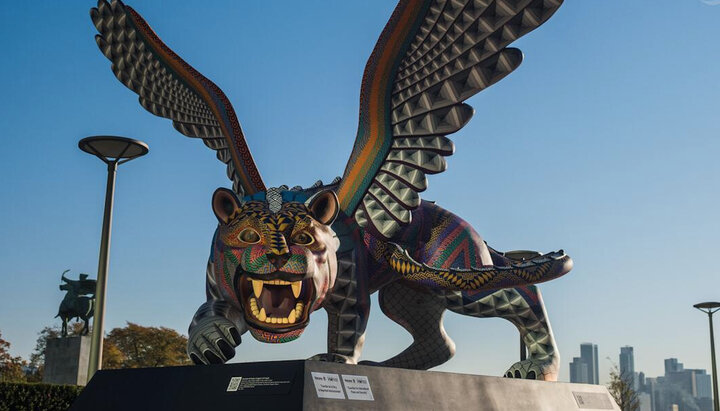 Возле здания ООН установили скульптуру, похожую на «зверя» из Апокалипсиса