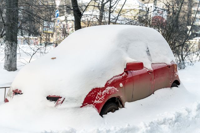 Праздничное стояние. Вредно ли бросать машину на морозе надолго?