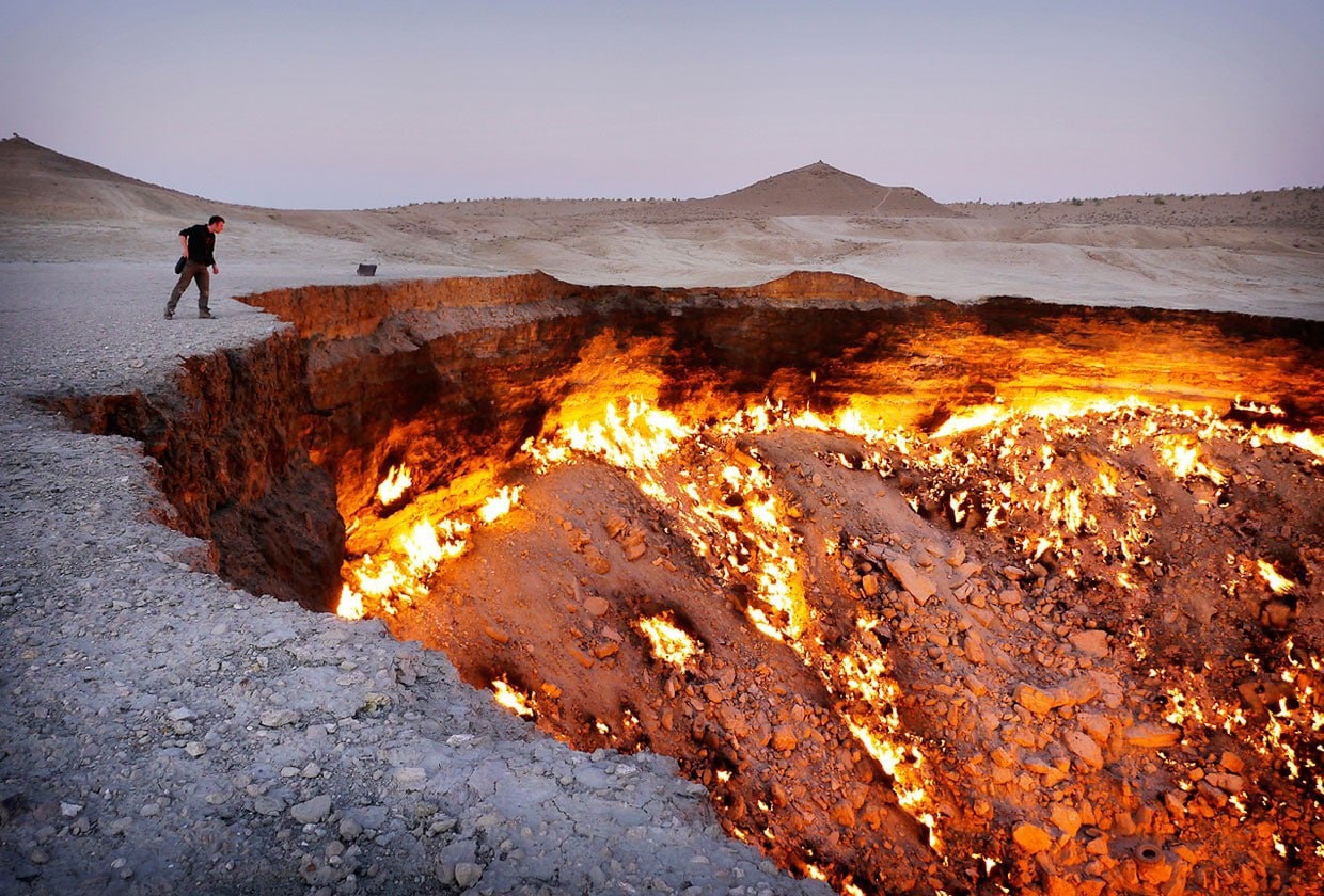 Президент Туркменистана решил потушить «Врата ада»
