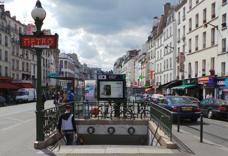В Париже закрыли станцию метро после обнаружения пробирок с 