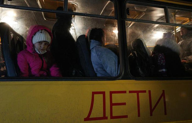 Более 25 тысяч жителей ЛНР пересекли границу с РФ