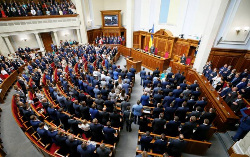 Депутат Верховной рады предупредил, что западные страны могут присоединиться к «декоммунизации» Украины