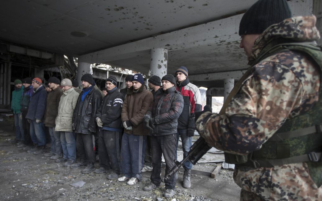 «Гребут всех подряд»: жители Украины рассказали о принудительной мобилизации в стране