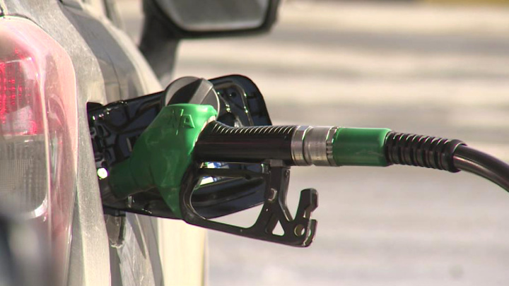 В США рекордно подорожал бензин, в мире выросли цены на нефть