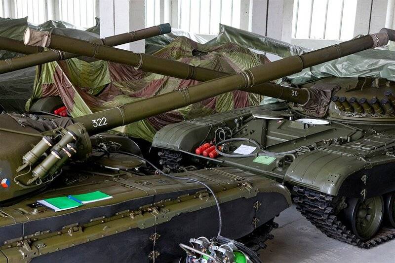 Танки хочу! Кому выгодно, чтобы НАТО передал Украине старое советское тяжелое вооружение