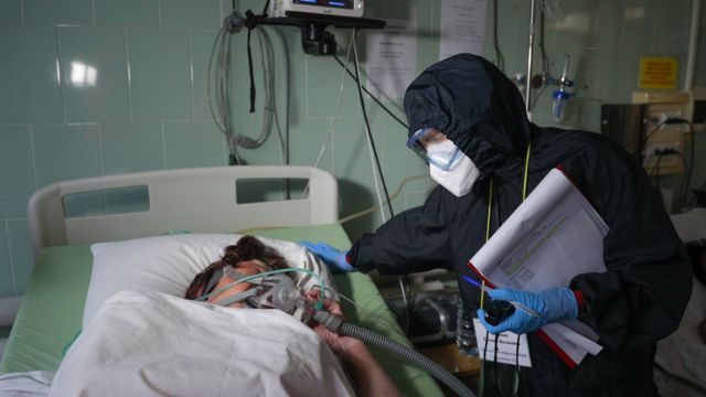 Число погибших от вируса Covid в Китае растет, Пекин предупреждает о "мрачной" ситуации