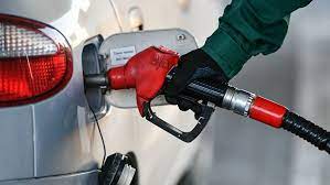 Средняя цена бензина и дизтоплива в России снизилась на прошлой неделе