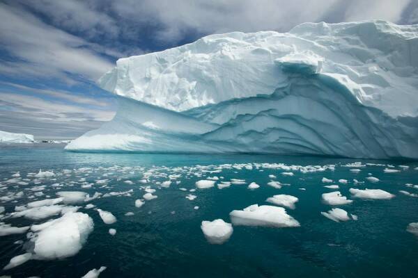 Странные обьекты в Антарктиде на снимках со спутников Google maps