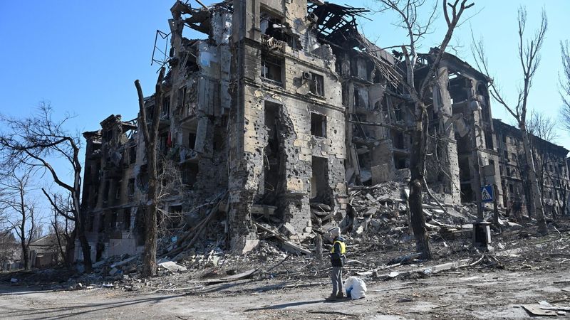 Гуманитарная катастрофа в Мариуполе отменяется