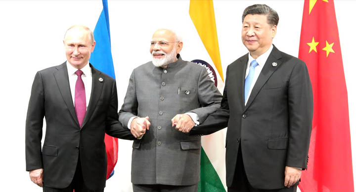 Антироссийские санкции отчасти помирили Индию и Китай. Как идет дедолларизация международной торговли
