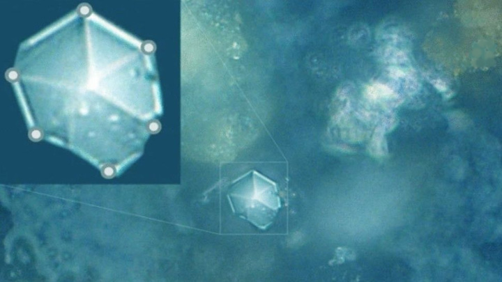 Учёные обнаружили в Челябинском метеорите невиданные кристаллы