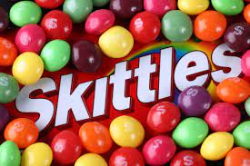 Вы их покупаете детям : конфеты Skittles "непригодны для употребления человеком"!!