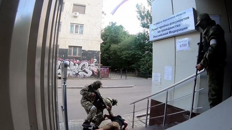 В Херсоне предотвратили теракт у пункта подачи документов на получение гражданства РФ