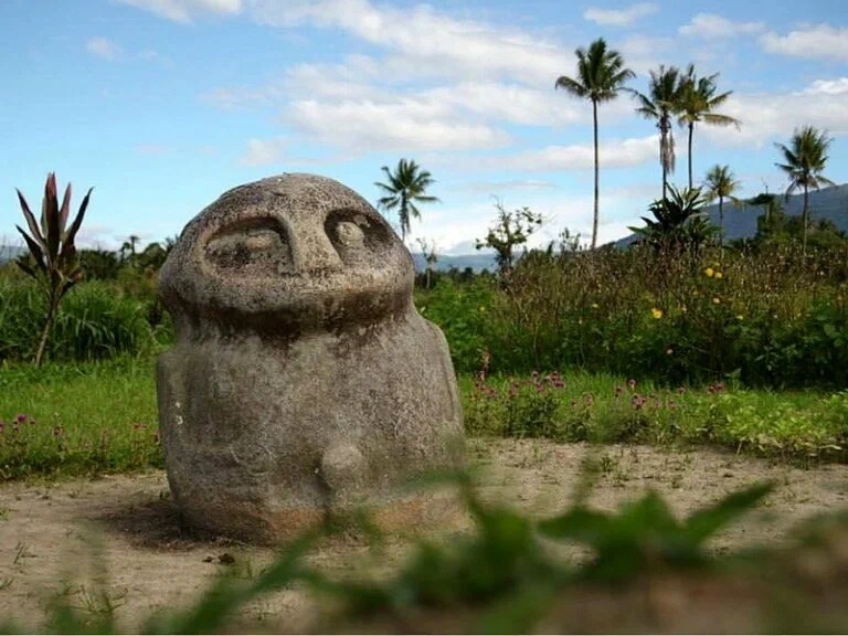Самые загадочные мегалиты мира: улыбчивые статуи неизвестно кого, неизвестно кем сделанные