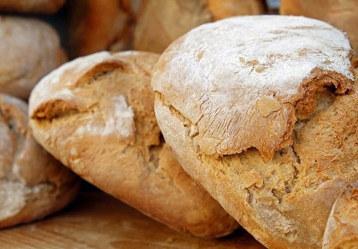 С пылу с жару: почему нельзя есть только что испеченный хлеб