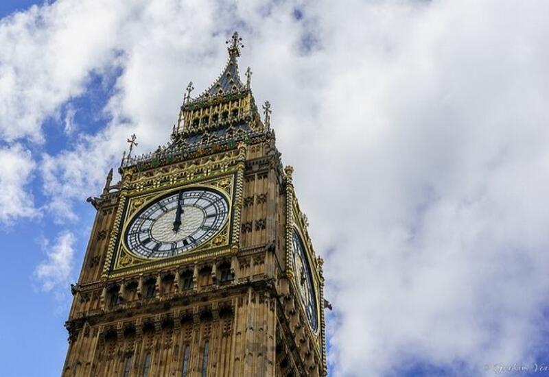 Часы на башне Биг-Бен в Лондоне остановились