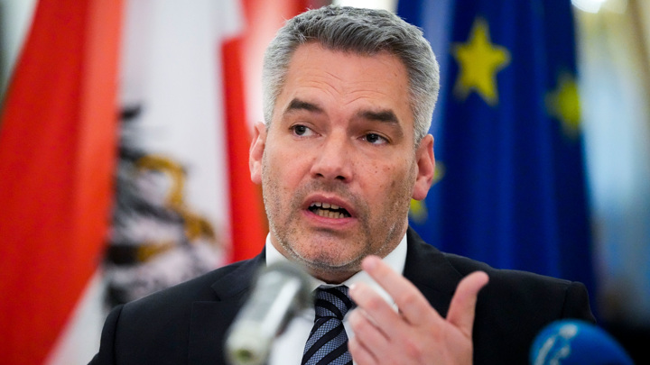 Австрийский канцлер призвал прекратить 
