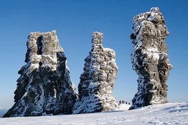 Столбы выветривания на горе Мань-Пупу-Нер