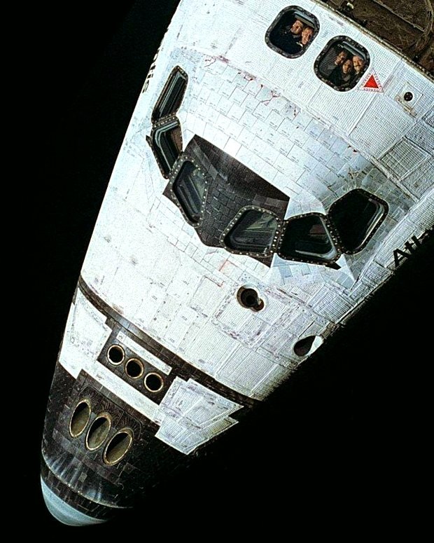 Экипаж Шаттла «Атлантис» на орбите, 15 ноября 1995 года