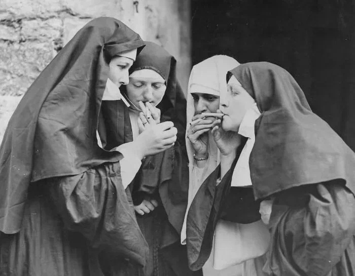 История на фотографиях. Британские монашки. 1960 год.