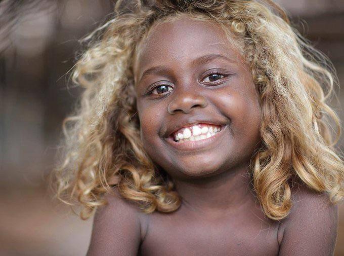 Коренная группа людей, живущих в субрегионе Океании под названием Меланезия
