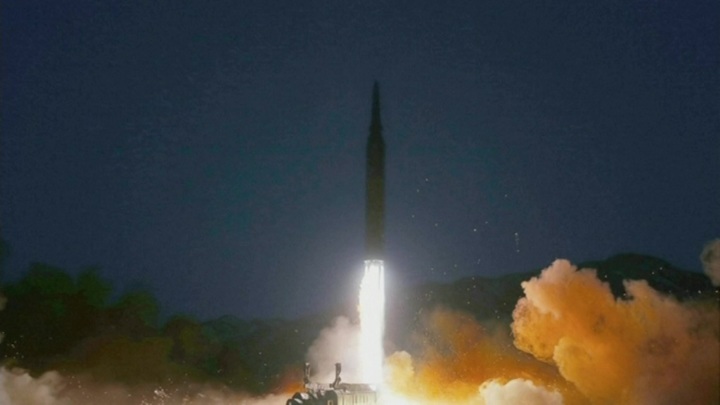 Северокорейские ракеты попали в цель, пролетев 2000 километров