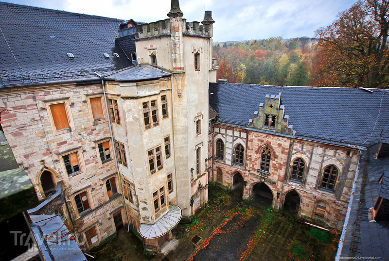 Замок Рейнхардсбрунн - это резиденция, расположенная в городе Фридрихрода, Тюрингия. В народе замок так же имеет название Рапунцель
