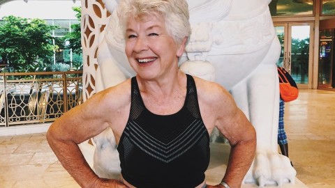 Женщина накачала мышцы к 76 годам и показала результат