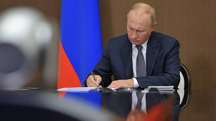 Путин подписал закон о полном запрете пропаганды ЛГБТ
