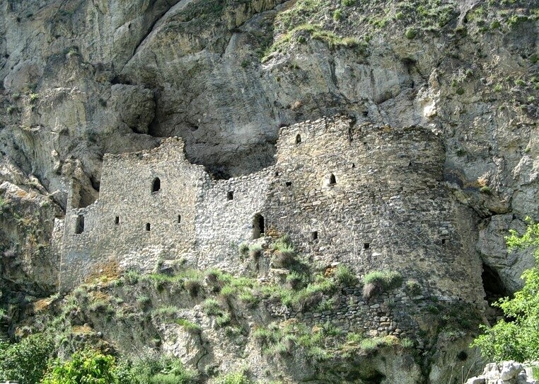 Дзивгисская крепость: почему она считается самым необычным сооружением на Кавказе