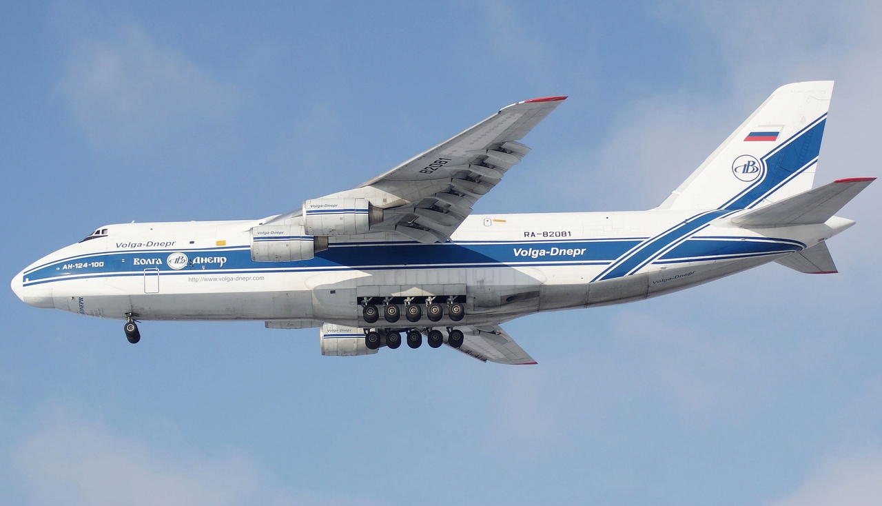 24 декабря 1982 года состоялся первый полет Ан-124 «Руслан»