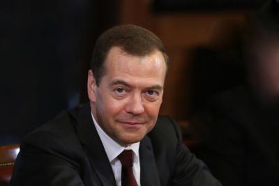 Дмитрий Медведев : Перед новым годом все любят делать прогнозы...  Дмитрий Медведев поздравил с наступающим "англосаксонских друзей"...