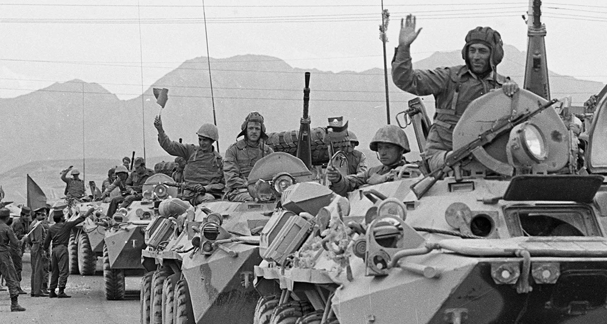 25 декабря 1979 года начался ввод советских войск в Афганистан.