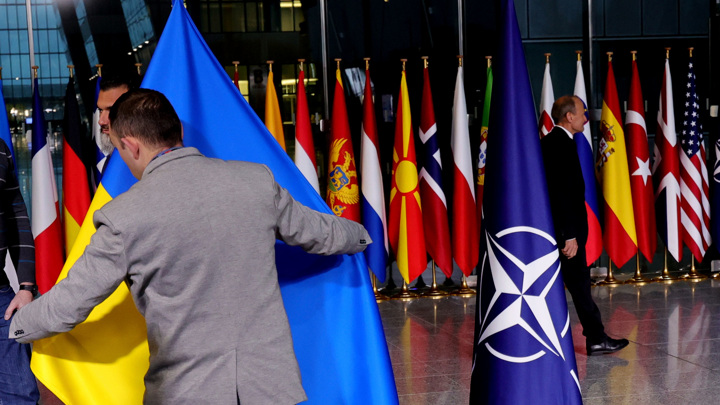 Без соглашения между США и РФ вступление Украины в НАТО невозможно