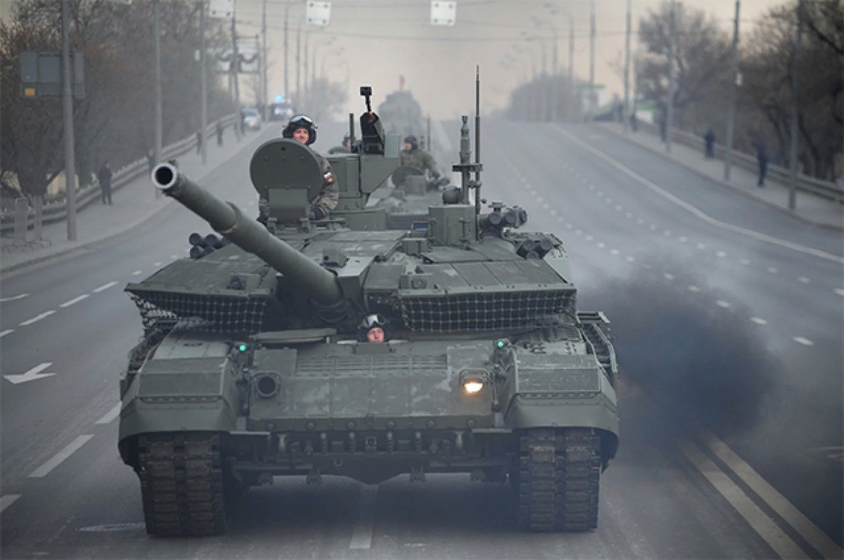 «Леопарды» и «Челленджеры» против Т-90М: чего ожидать от западных танков на Украине