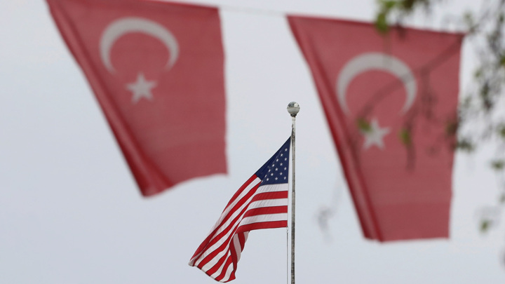 США требуют от Турции прекратить обслуживание авиарейсов из РФ