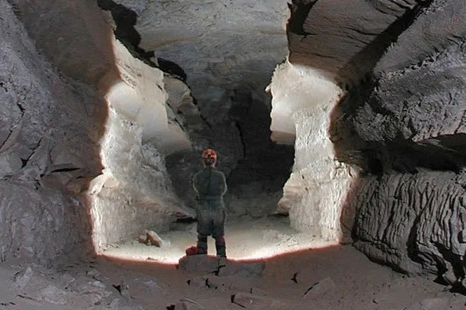 Колоссальная сеть подземных пещер установила новый рекорд протяженности: сотни километров под землей